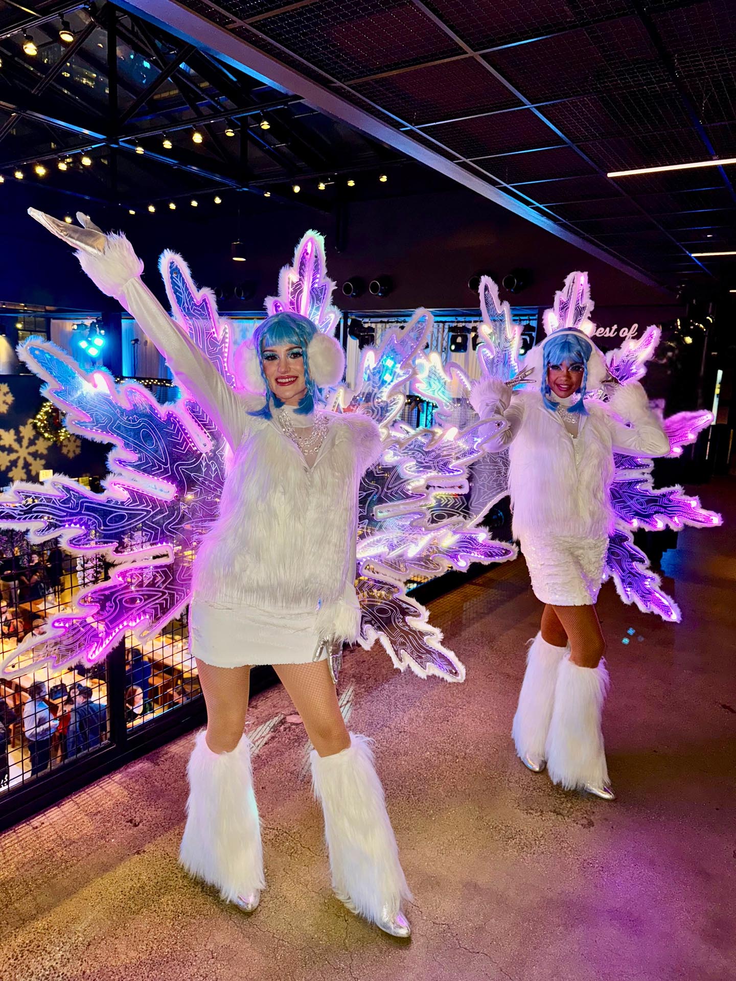 Start planning your Chicago corporate holiday event in September to secure top venues, vendors, and stress-free celebrations. Here’s why early planning is key.