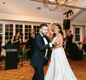 Choosing between Live Music or a DJ for chicago wedding