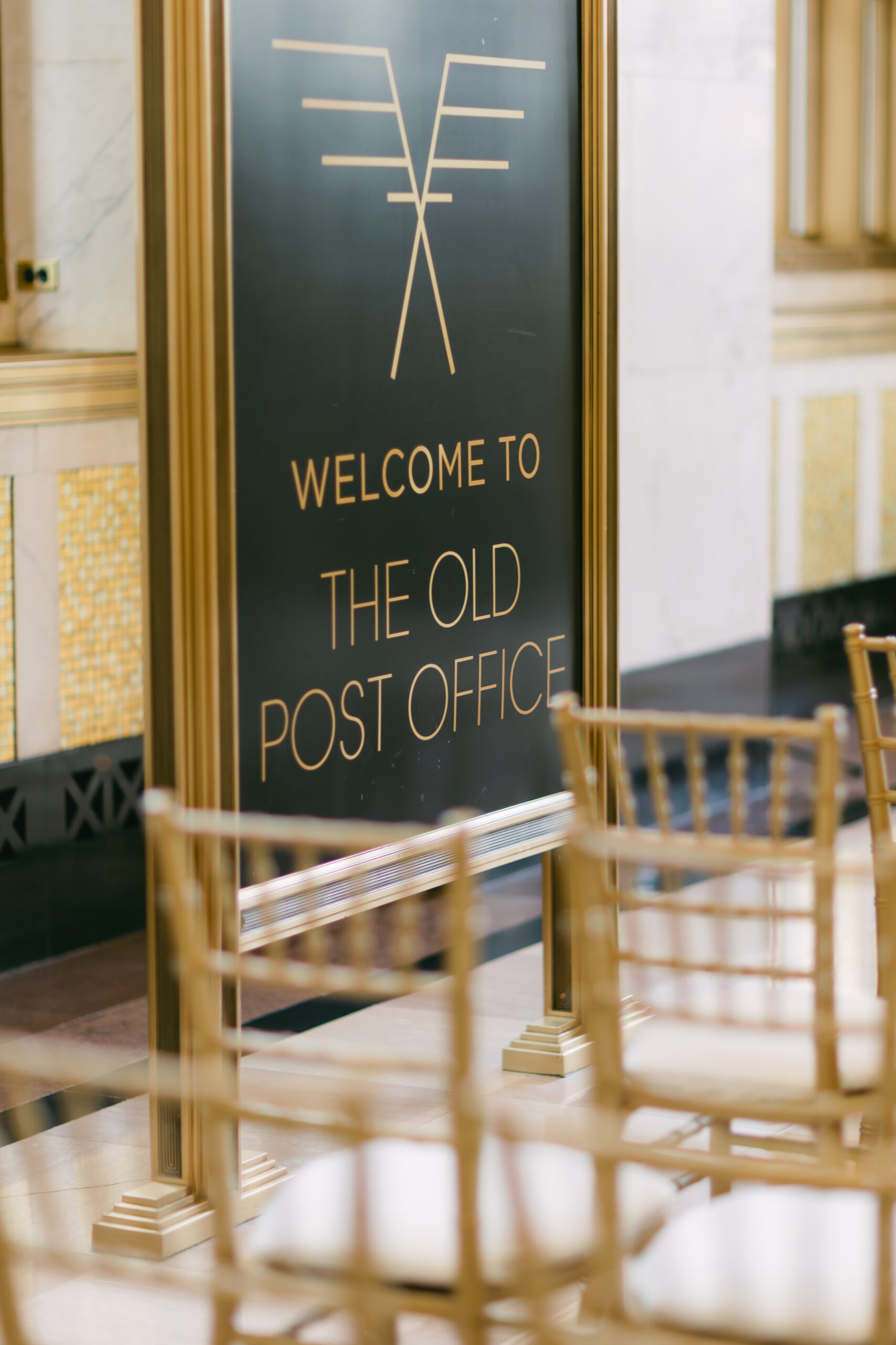 Classic luxury wedding at Chicago’s iconic Old Post Office venue
